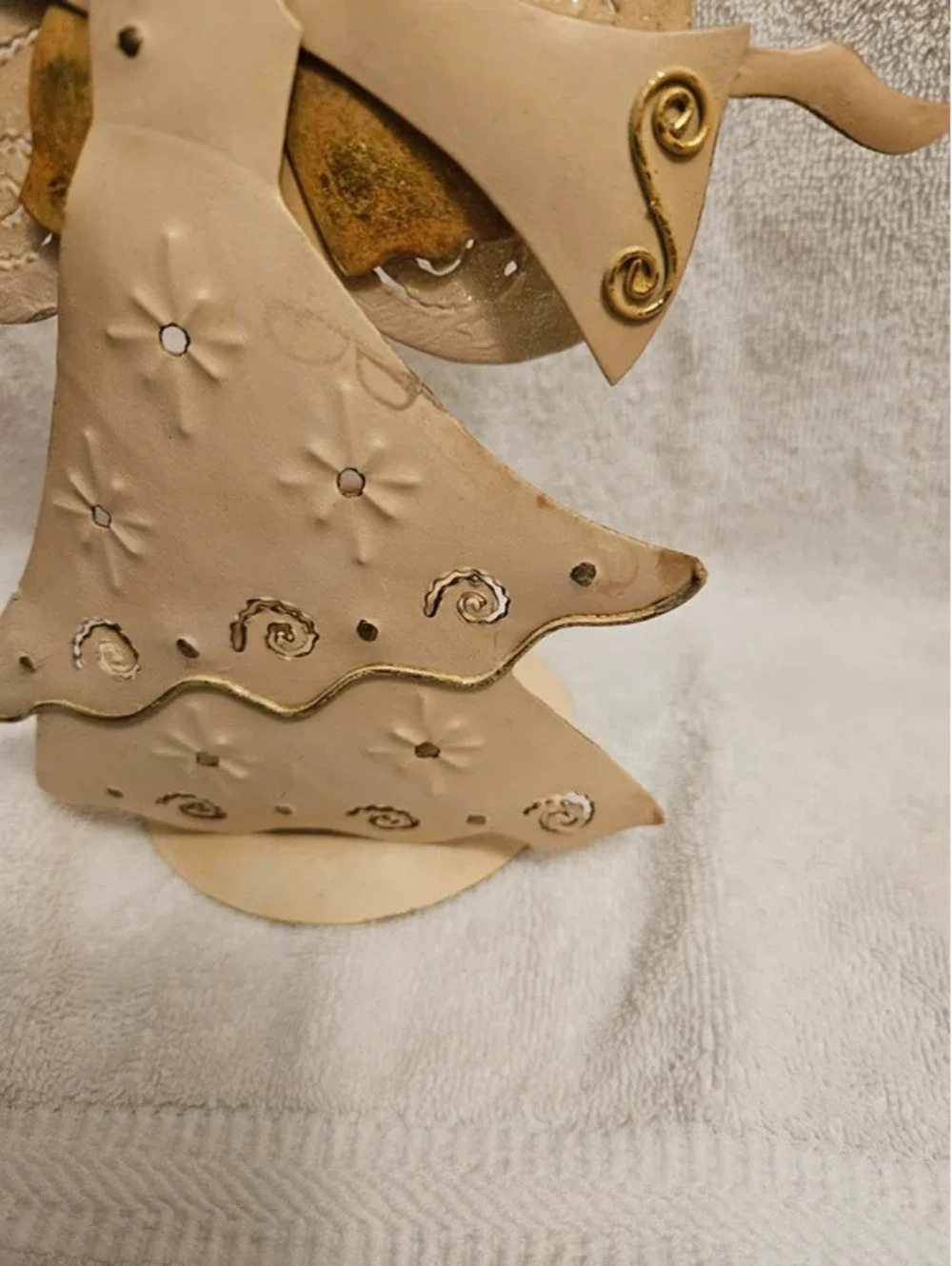 Vintage Metal Angel Tealight Candle Holder Christmas Decor Gold Cream 9x6